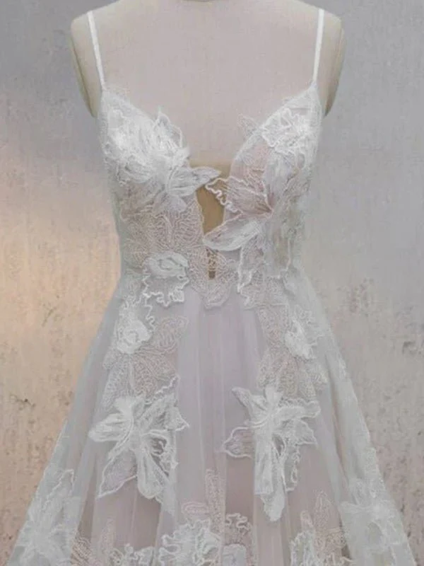 Boho White A-Line Lace Appliques Wedding Dress
