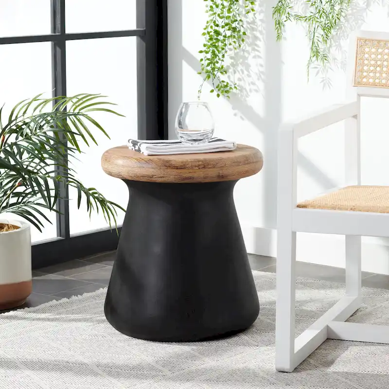 SAFAVIEH Muriele Indoor/ Outdoor Modern Black Concrete Round Accent Table - 16.5 W x 16.5 L x 18.1 H - 17Wx17Dx18H