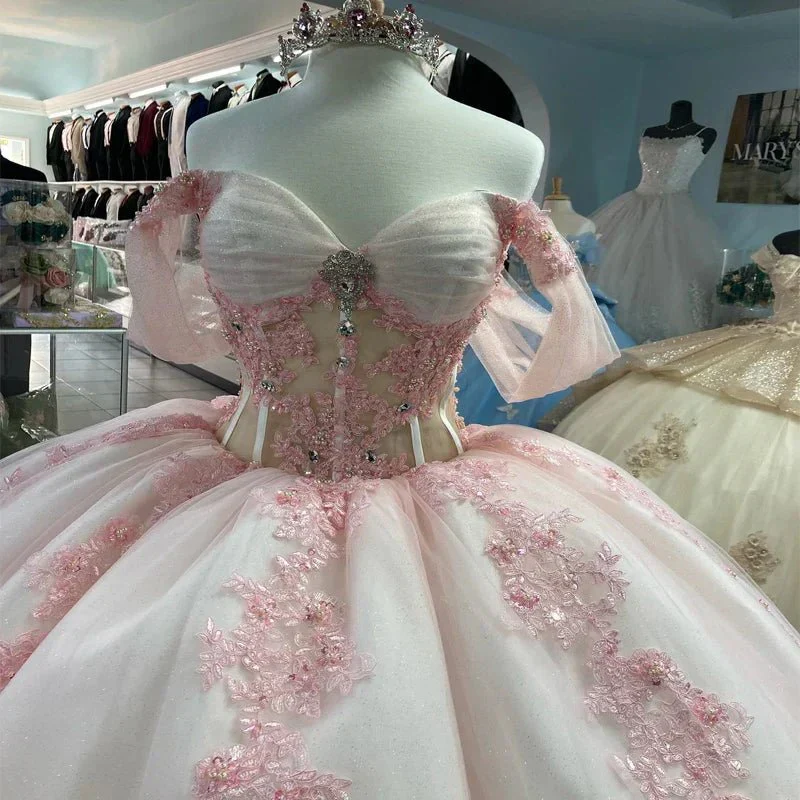 Ball-Gown Tulle Light Pink Off-the-Shoulder Quinceanera Dress with Appliques