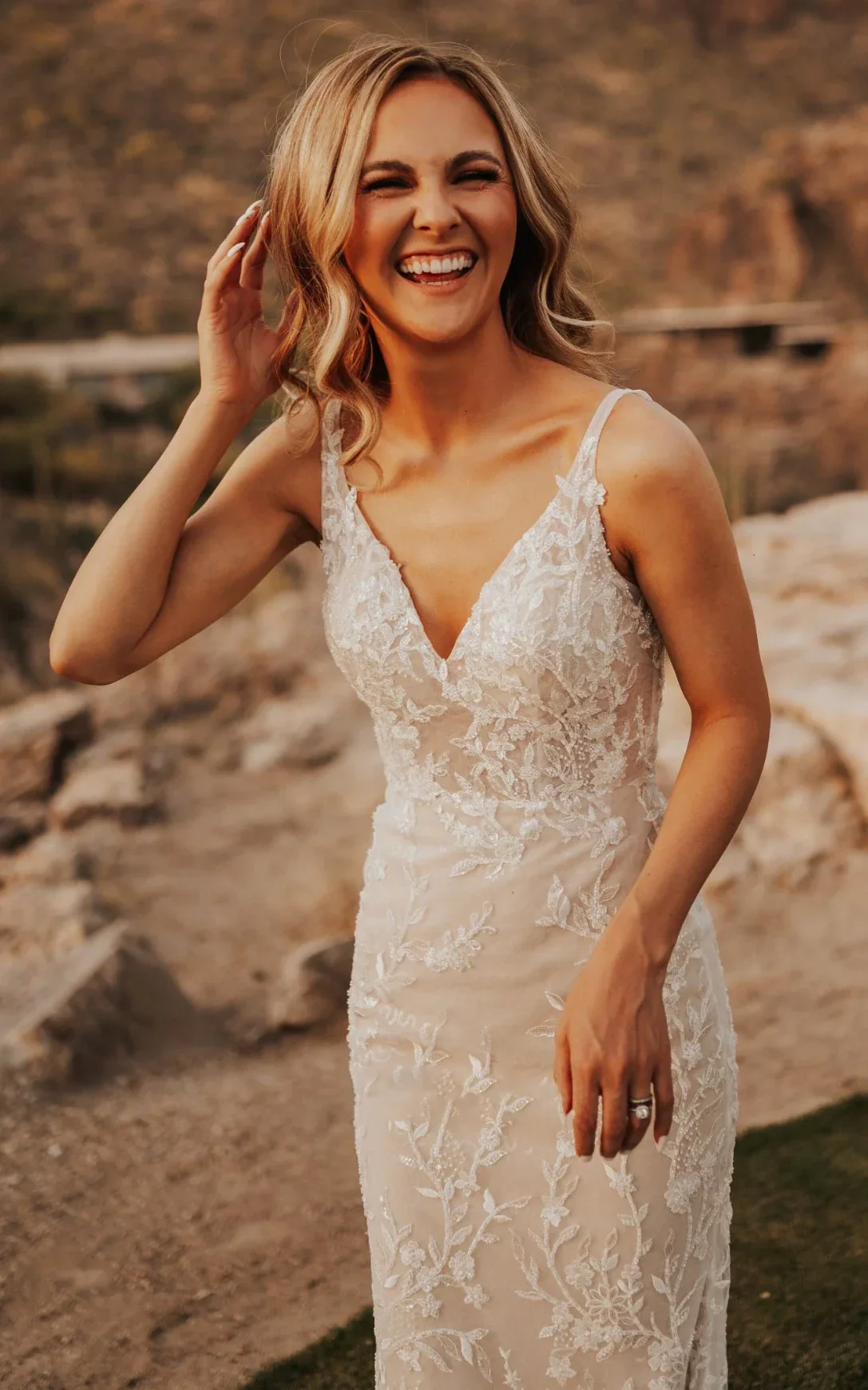 Sexy Mermaid V-neck Lace Sleeveless Wedding Dress with Sweep Train Simple Elegant Ethereal Country Garden