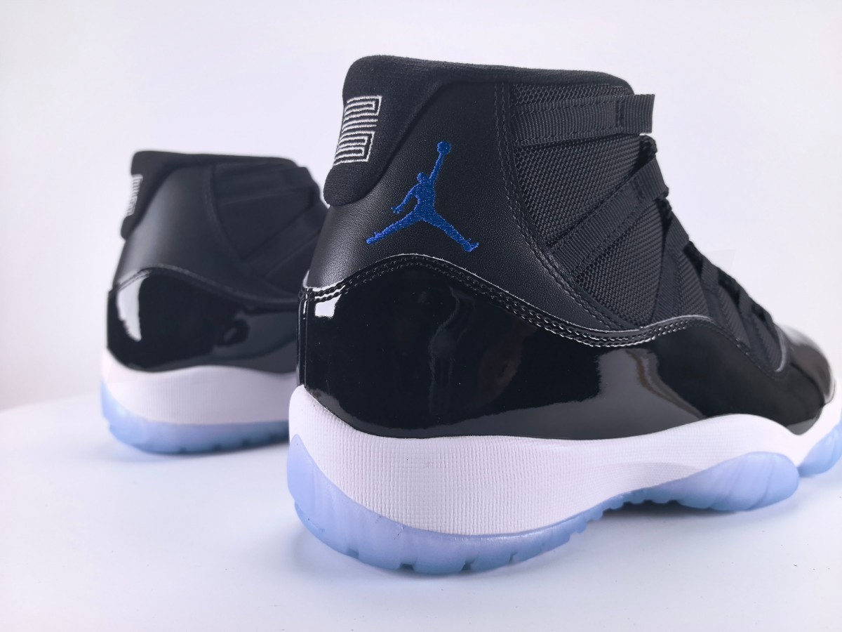 Air Jordan 11 Retro Space Jam - Aktrende