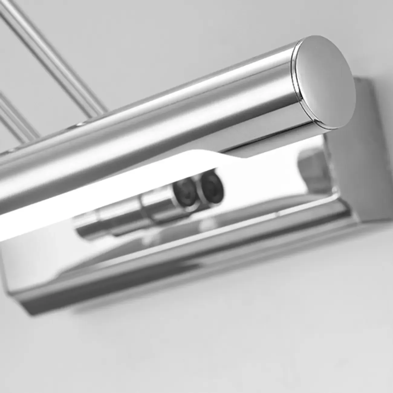 Modern Silver Stretchable Bathroom Vanity Light White Light LED