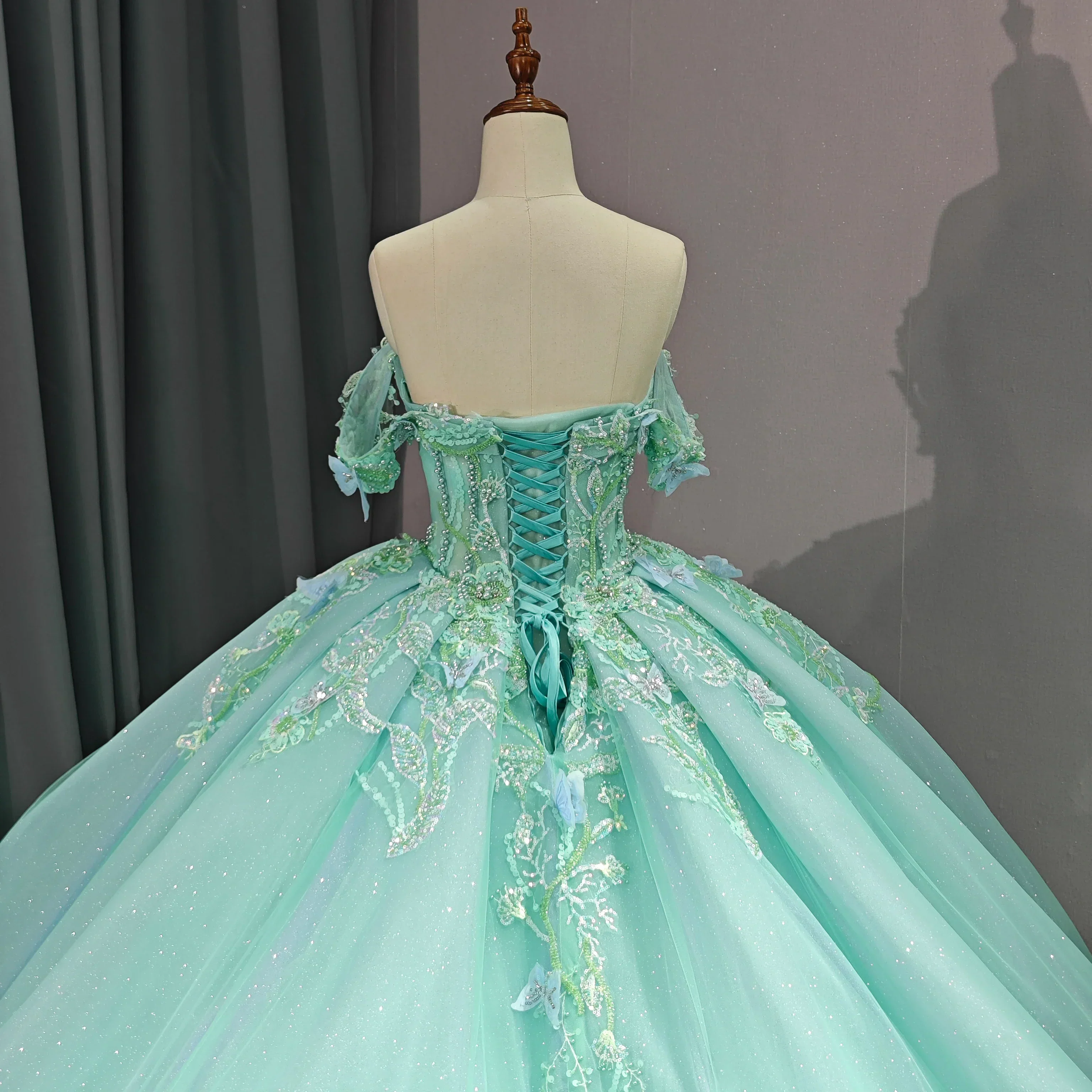 Exquisite Princess Ball Gown Cap sleeve Quinceanera Dresses with 3D Appliques
