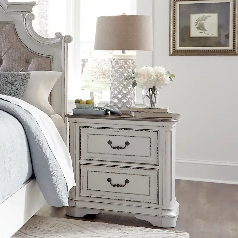 White Tufted Upholstered Queen/King Bed