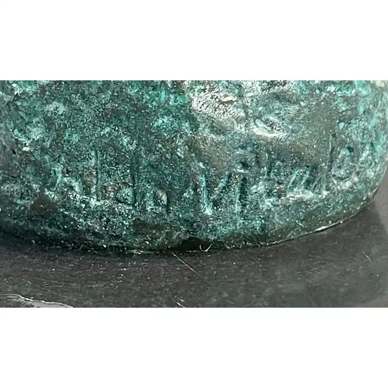 Modern Art Bronze Statue Sculpture Of Kissing Embracing Romantic Couple Lovers Anniversary