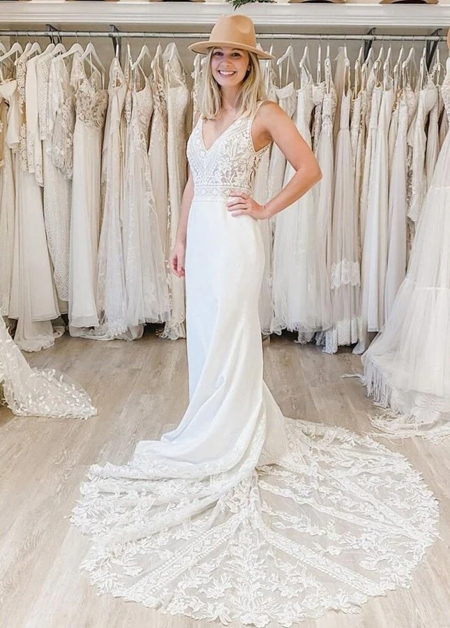 Boho Mermaid V-neck Bridal Dress with Lace Chapel Train