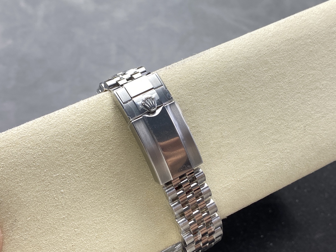 Rolex style jubilee clasp on fake rolex watches