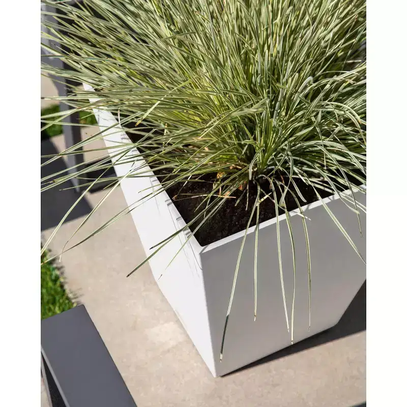Veradek Pure Series Nobleton Plastic Planter
