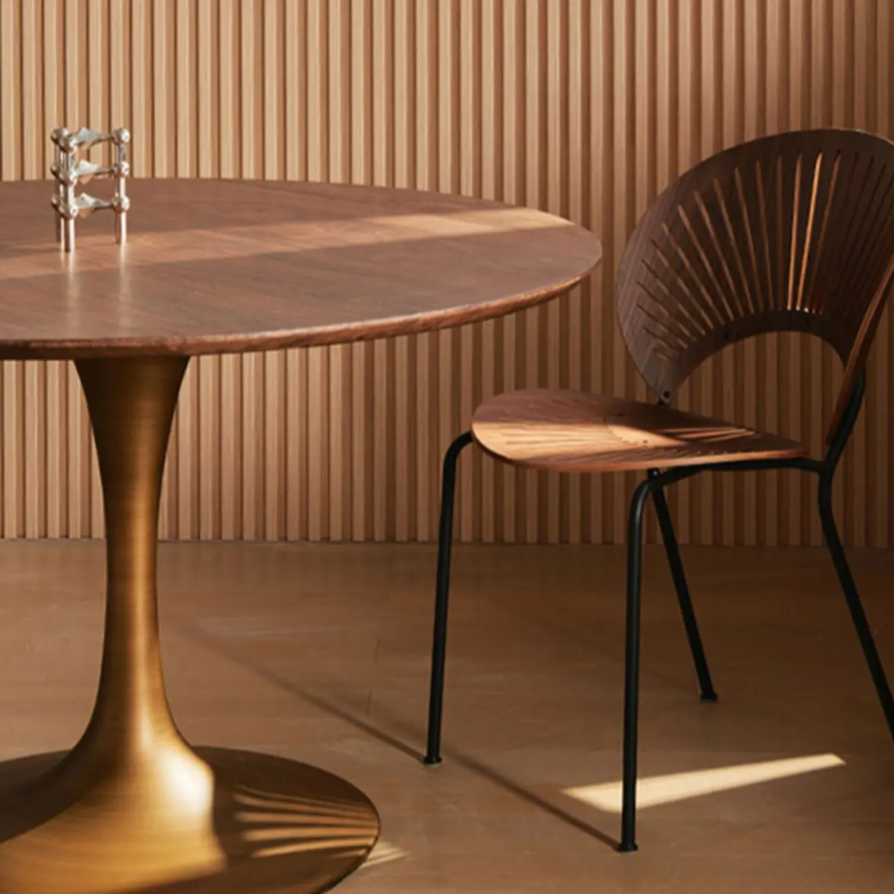 Glam Brown Wood Round Dining Table