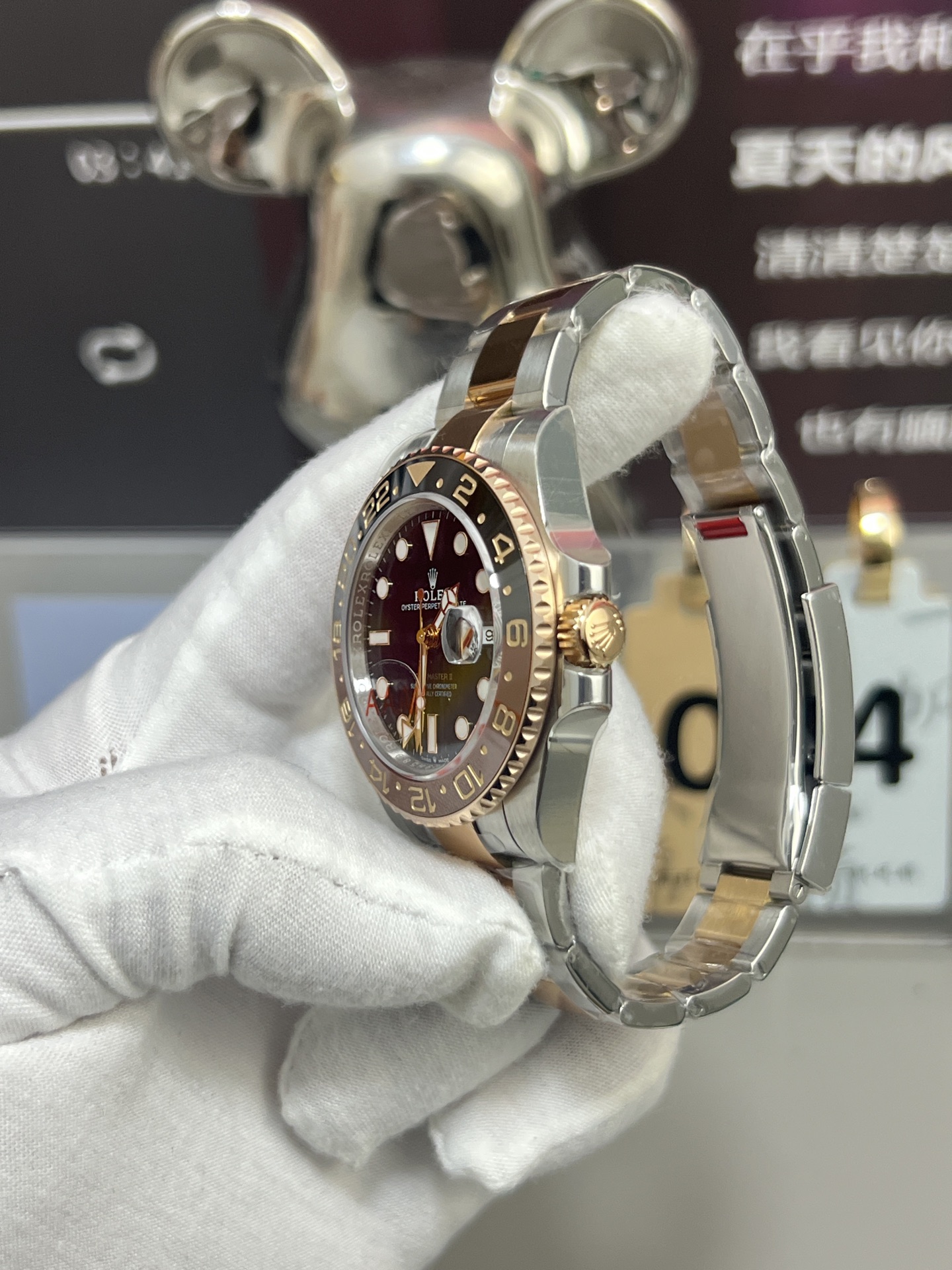 Rolex GMT Master II replica 3285 side profile two tone case and crown detail