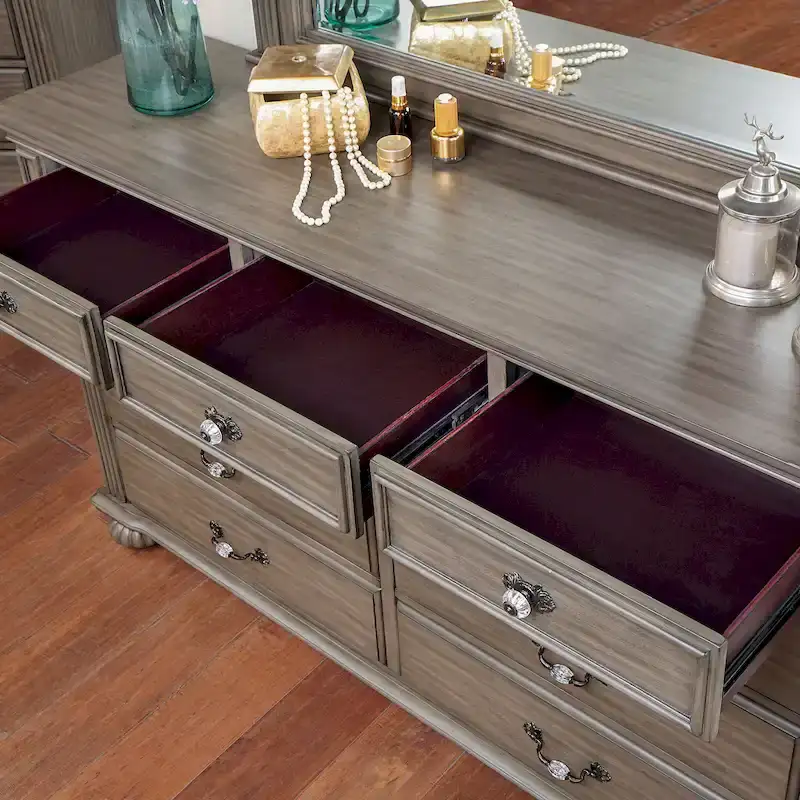 Vame Traditional Grey Wood 5-Piece Poster Bedroom Set by Furniture of America