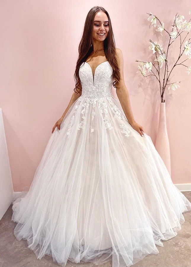 Classic Sweetheart A-line Sleeveless Appliqued Tulle Wedding Dress