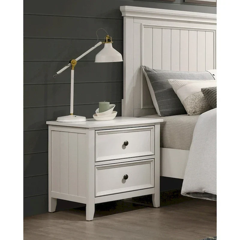Classic 3pc Bedroom White Finish Bed Chest Nightstand Set