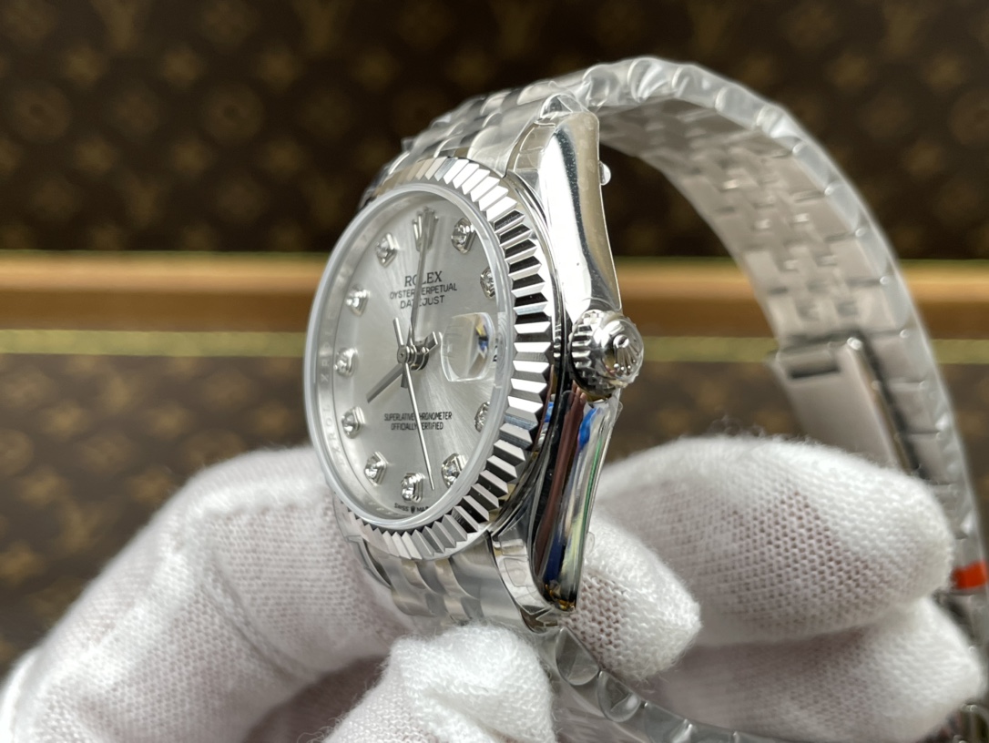 Rolex Datejust replica side profile with fluted bezel
