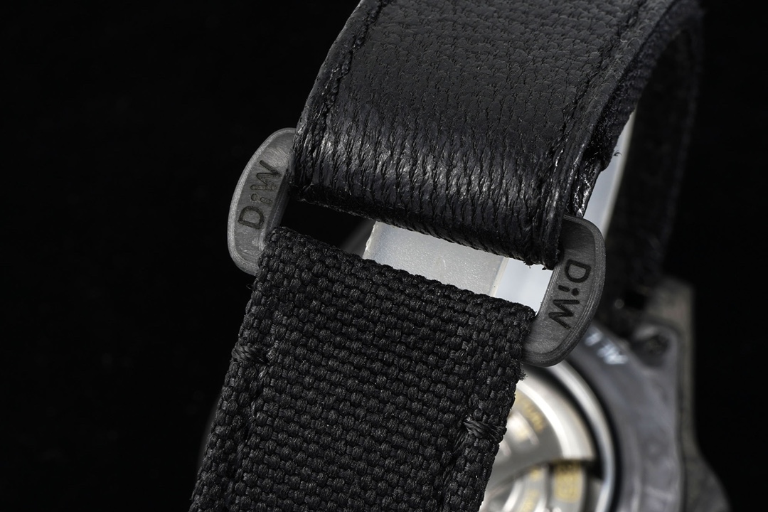 Hybrid leather and nylon strap with D&M buckle on replica watch