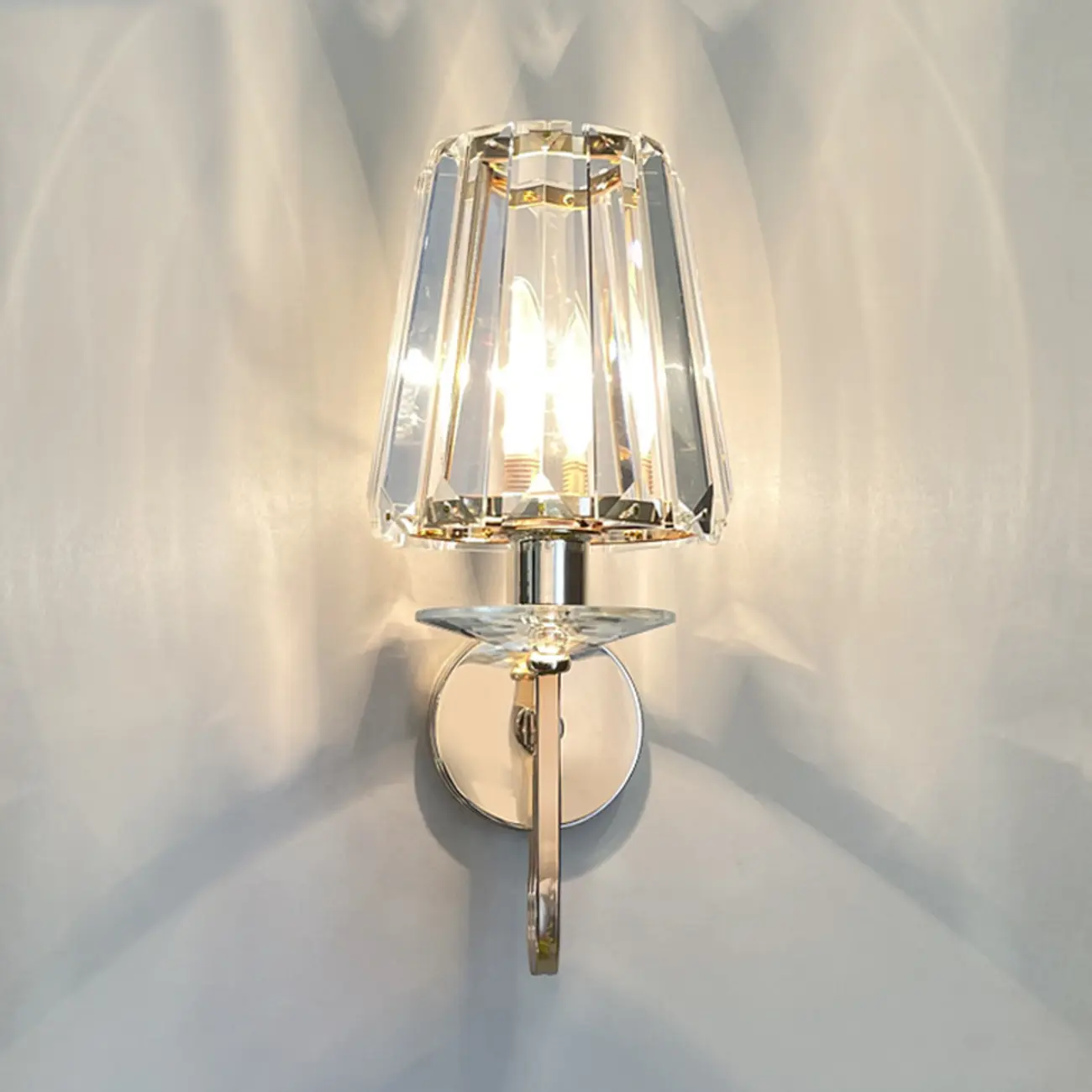 Elegant Crystal Smooth Gilded Metal Wall Sconce