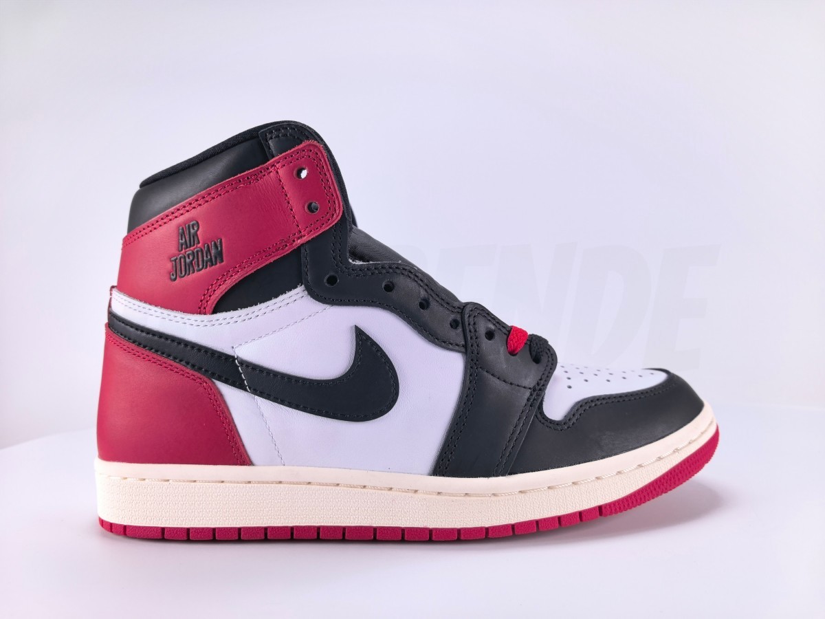 Jordan 1 Retro High OG Black Toe Reimagined - Aktrende