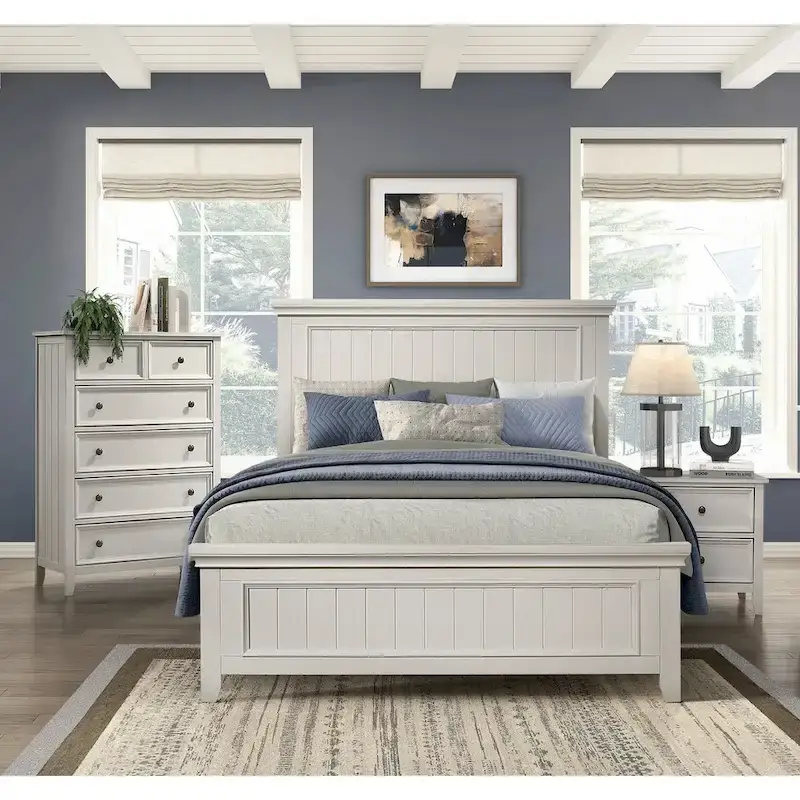 Classic 3pc Bedroom White Finish Bed Chest Nightstand Set