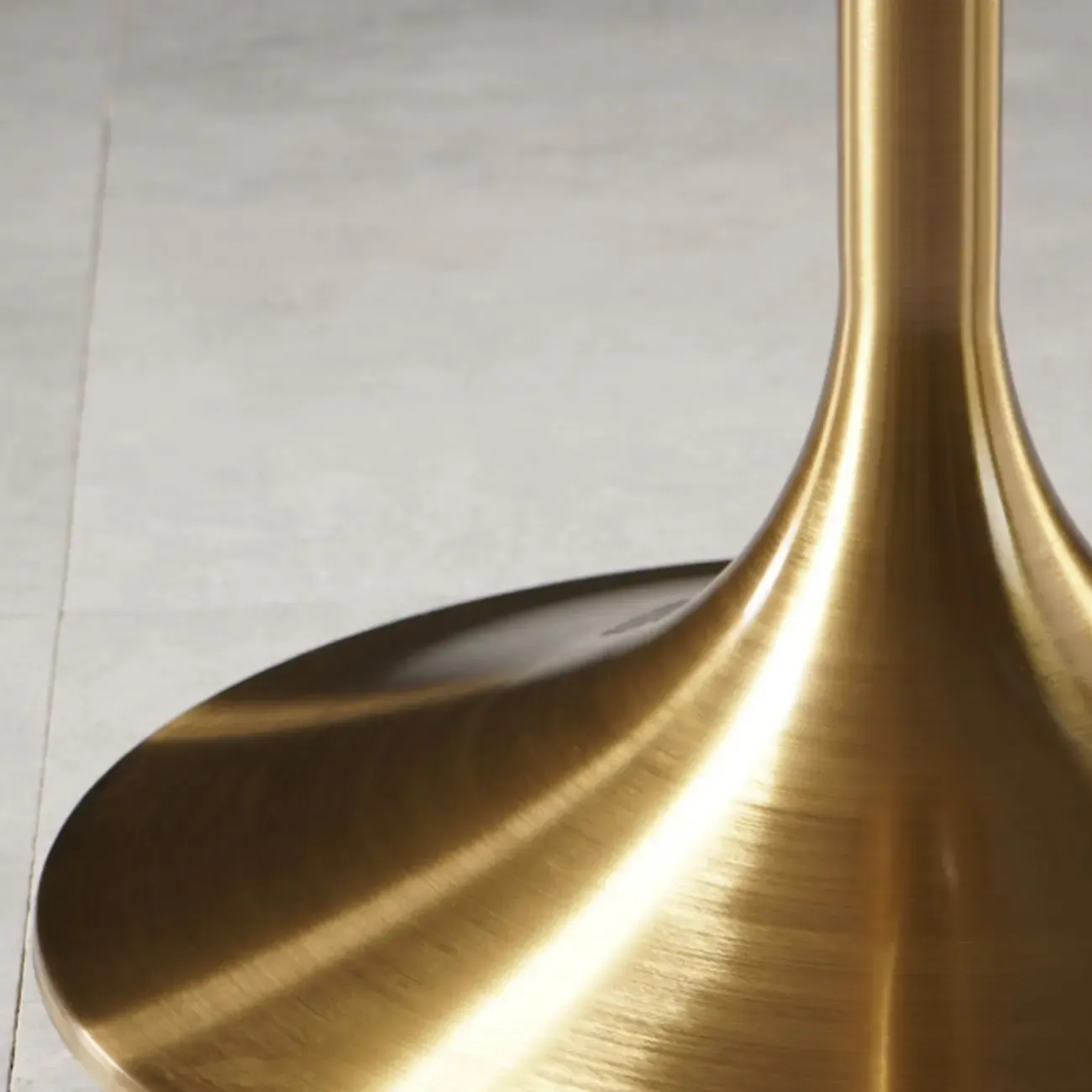 Glam Round Tall Bistro Table Pedestal Base Bar Table