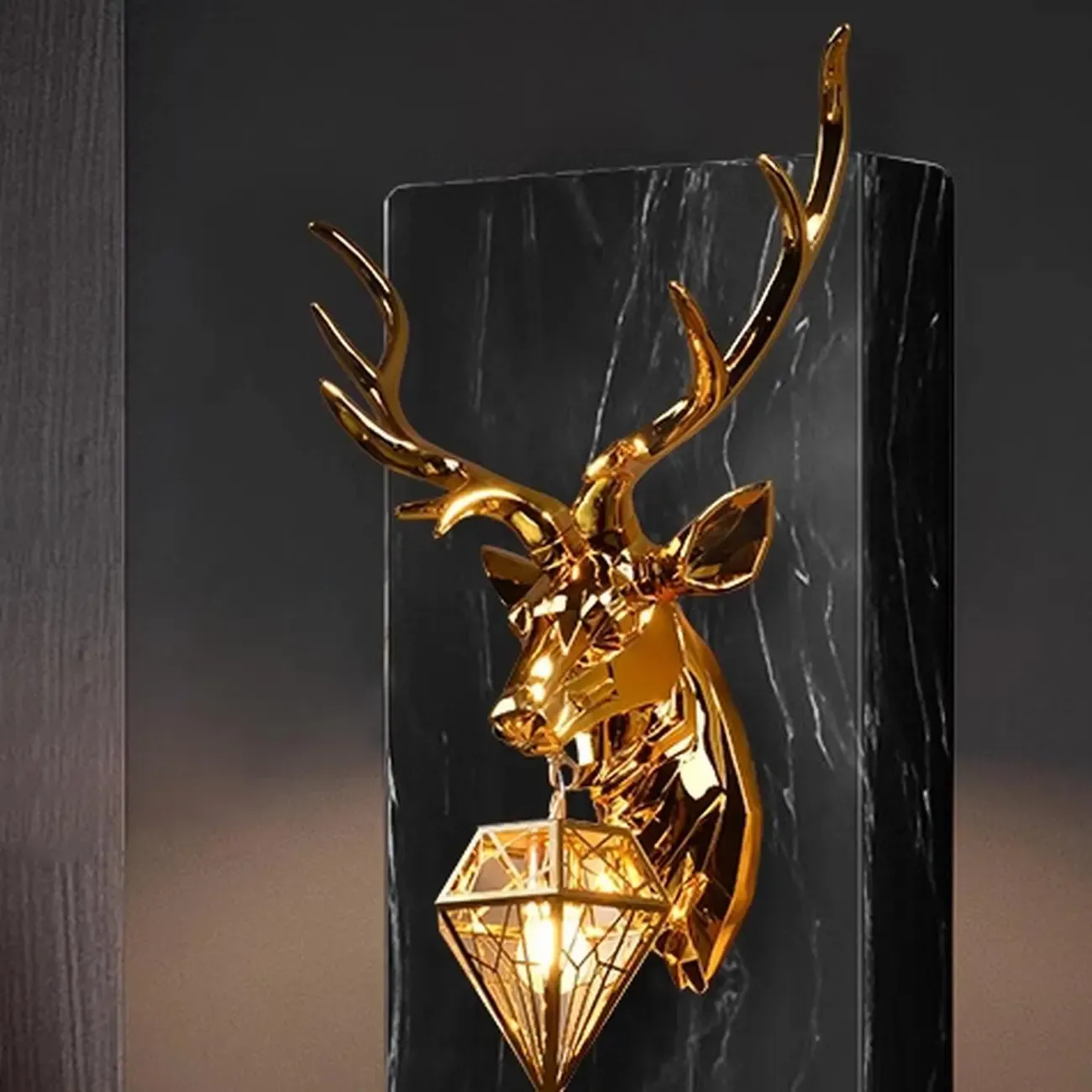 Modern Metal Glossy Deer Head Design Wall Sconce