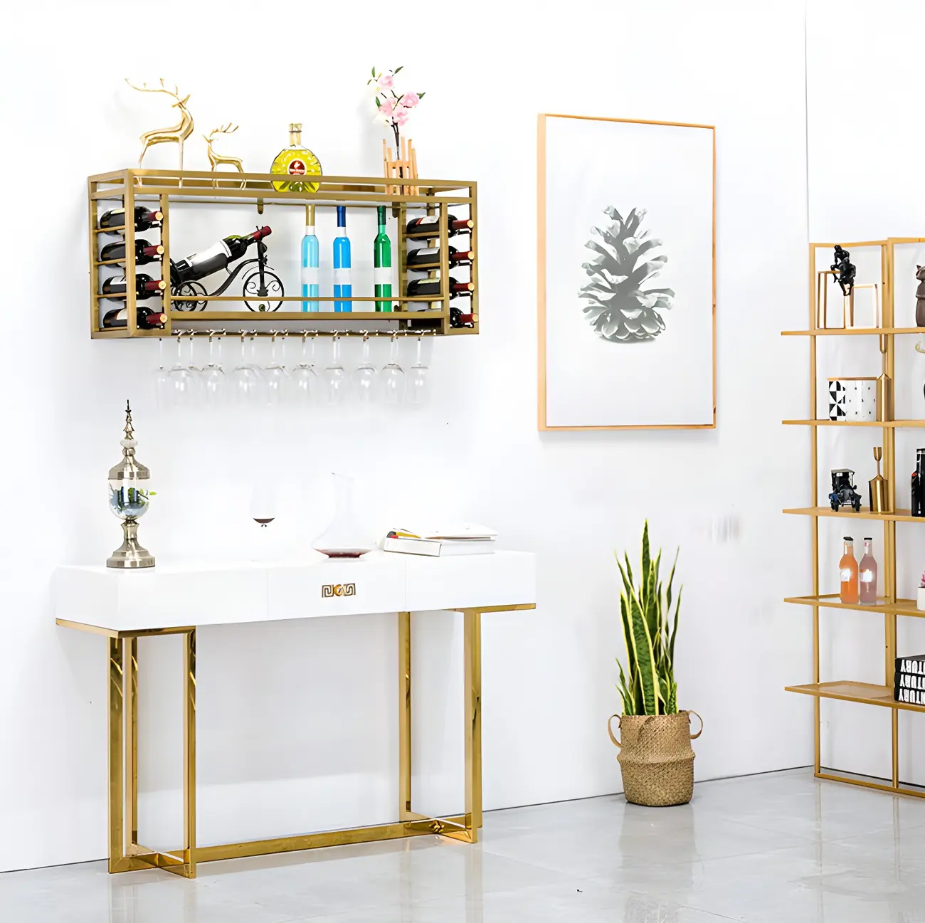 Luxury Metal Gold Wall-Mounted Open Wine Rack