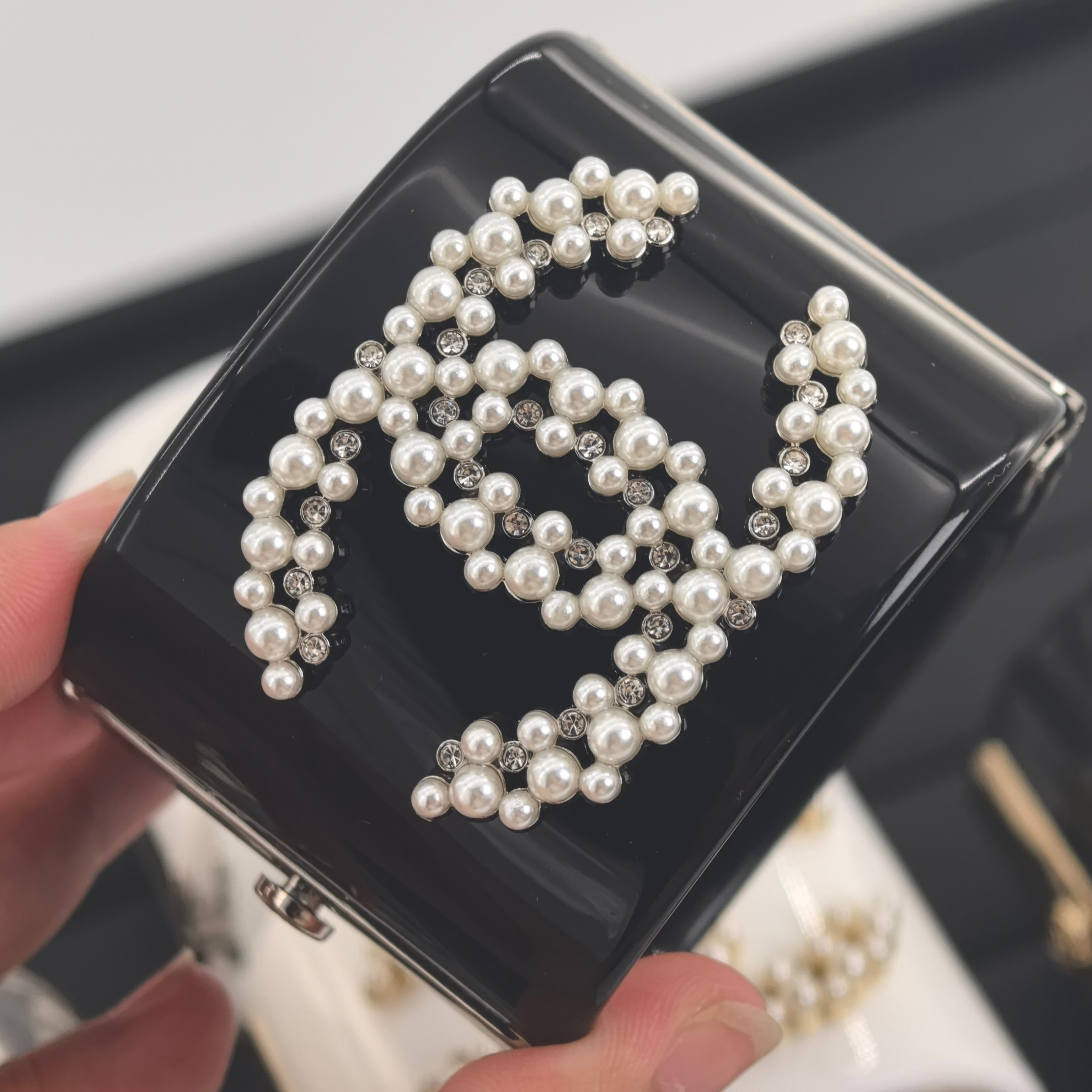 CCS147 Chanel Large acrylic bracelet - ccjewelryacc