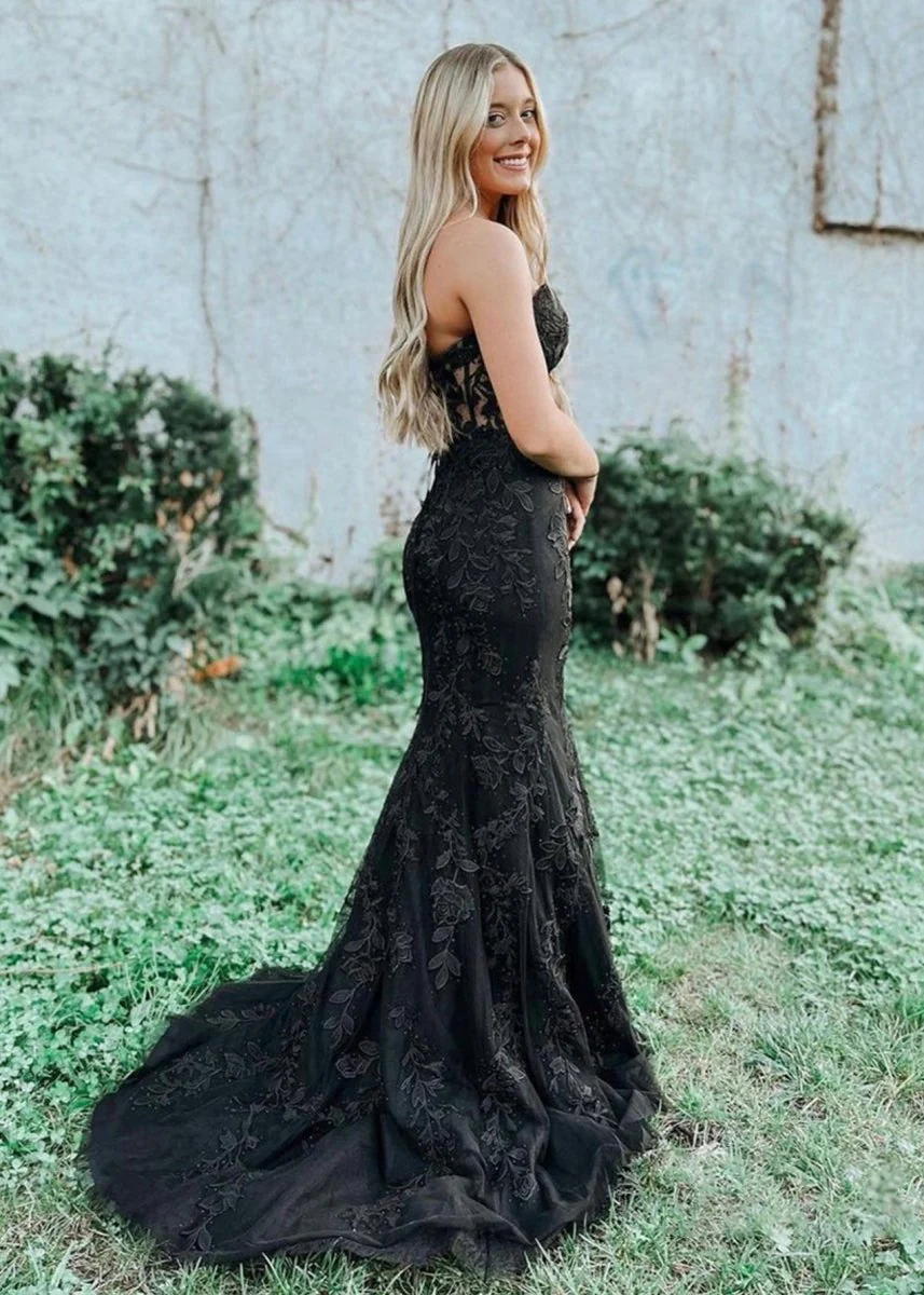 Mermaid Strapless Lace Prom Dress With Appliques