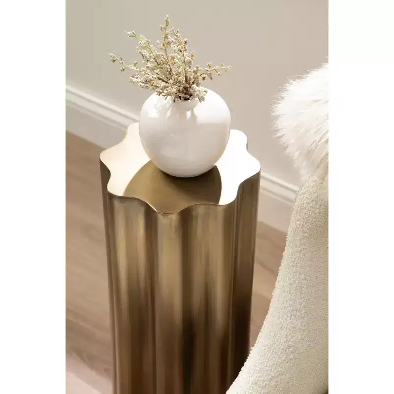 Kate and Laurel Pandey Wavy Metal Table, Gold, 9x9x22
