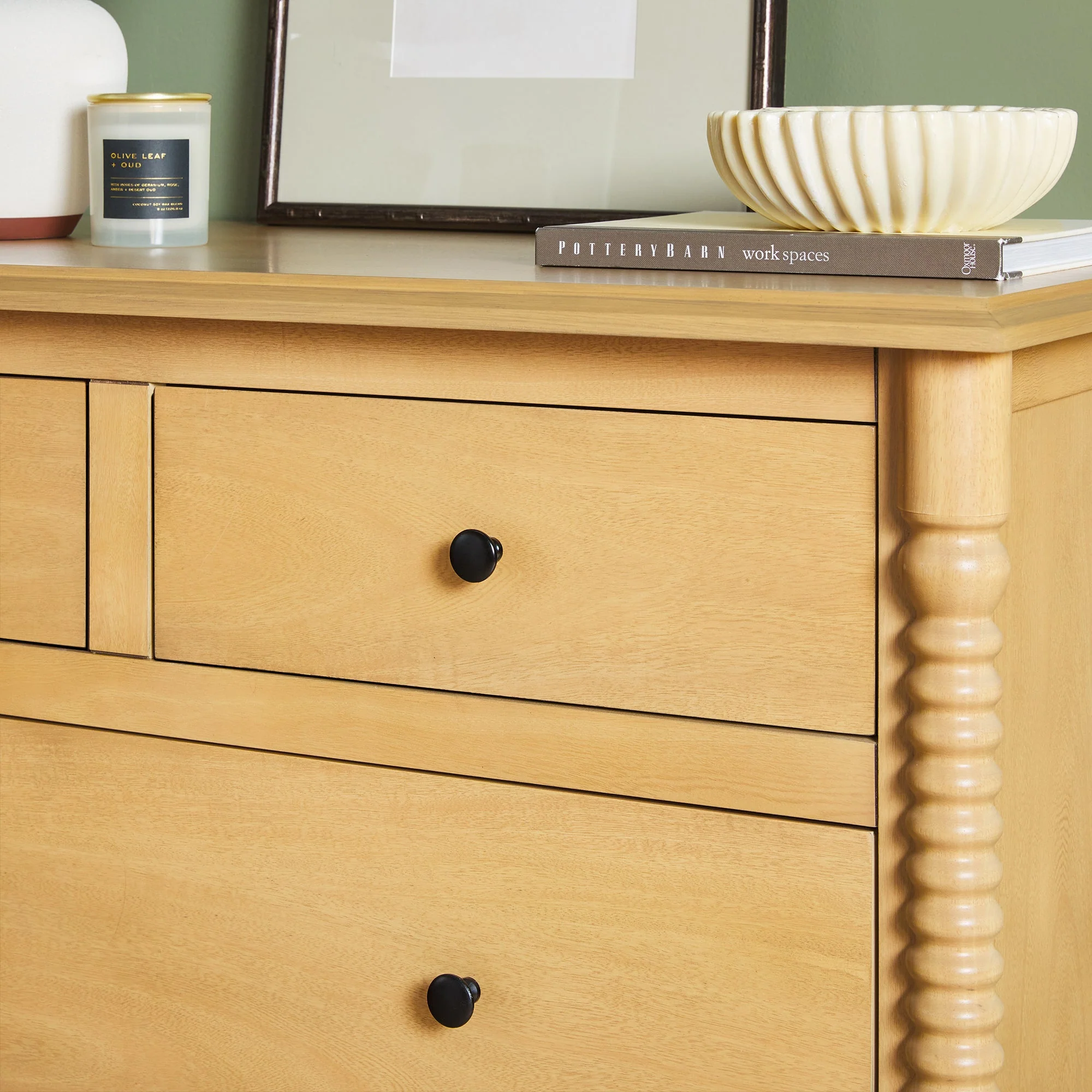 Traditional Vivienne 5-Drawer Easy Assembly Solid Wood Dresser