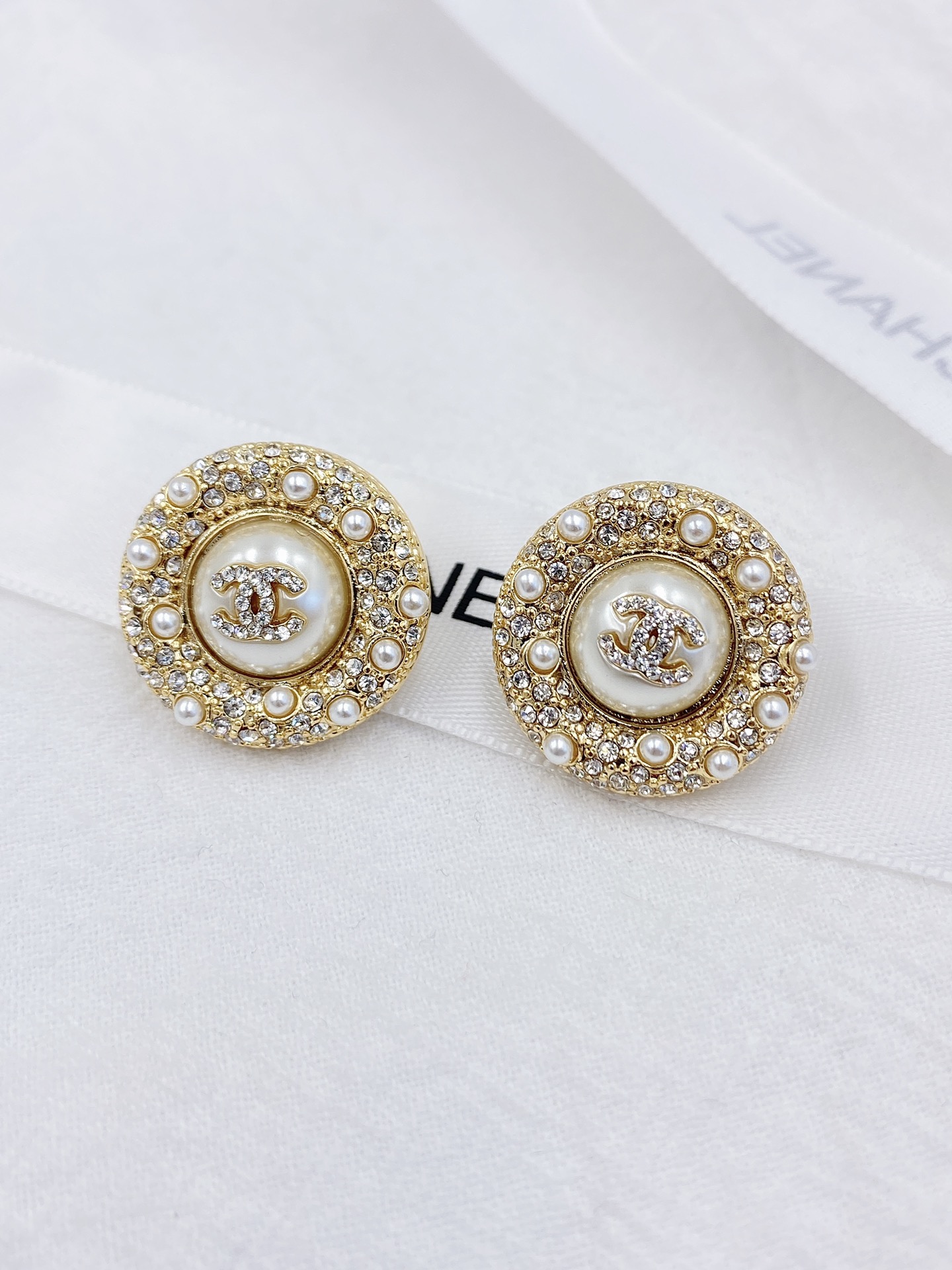 CCE403 Chanel pearl crystal stud earrings - ccjewelryacc