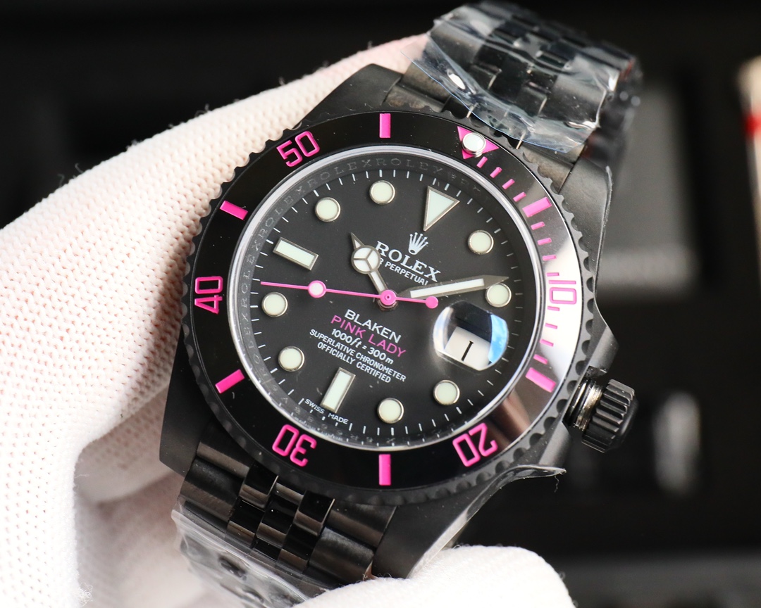 Rolex Submariner Blaken Pink Lady - angle de vue