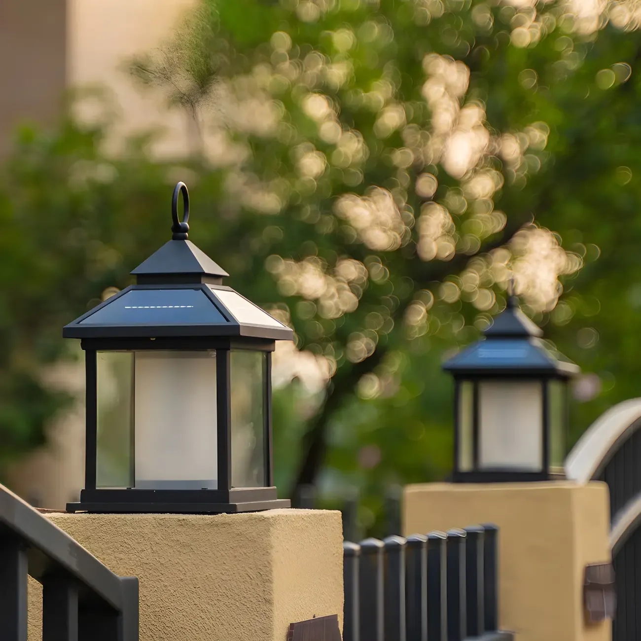 Metal House-Shape Post Cap Light with Handle and Switch