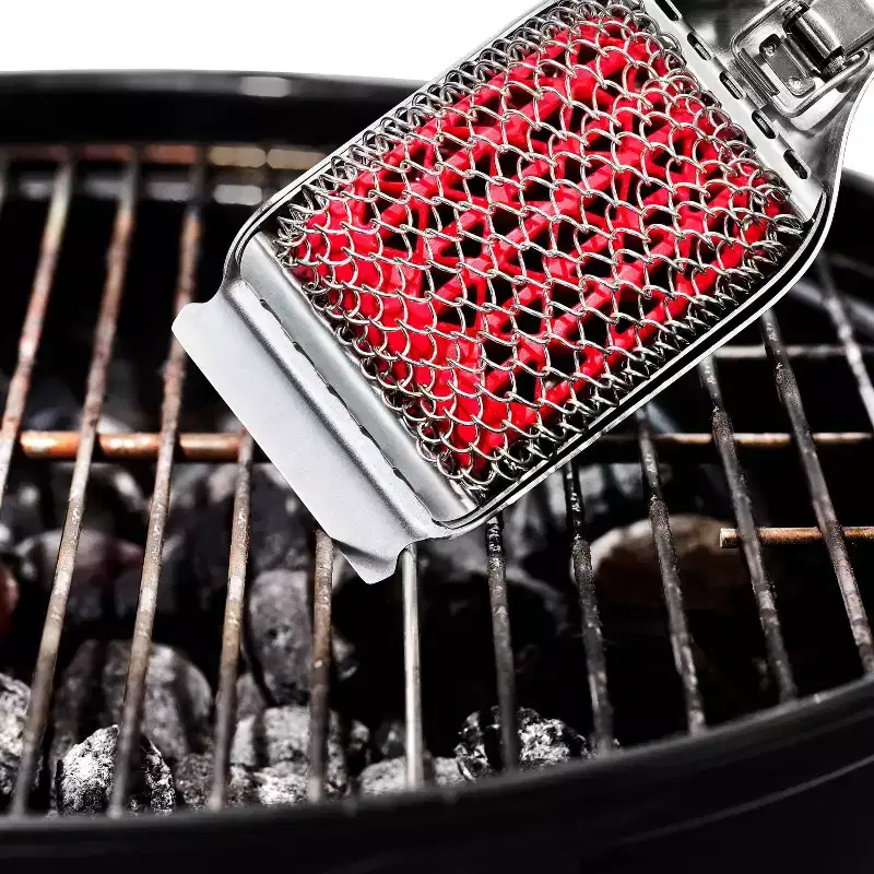 OXO Coiled Grill Brush With Replaceable Head