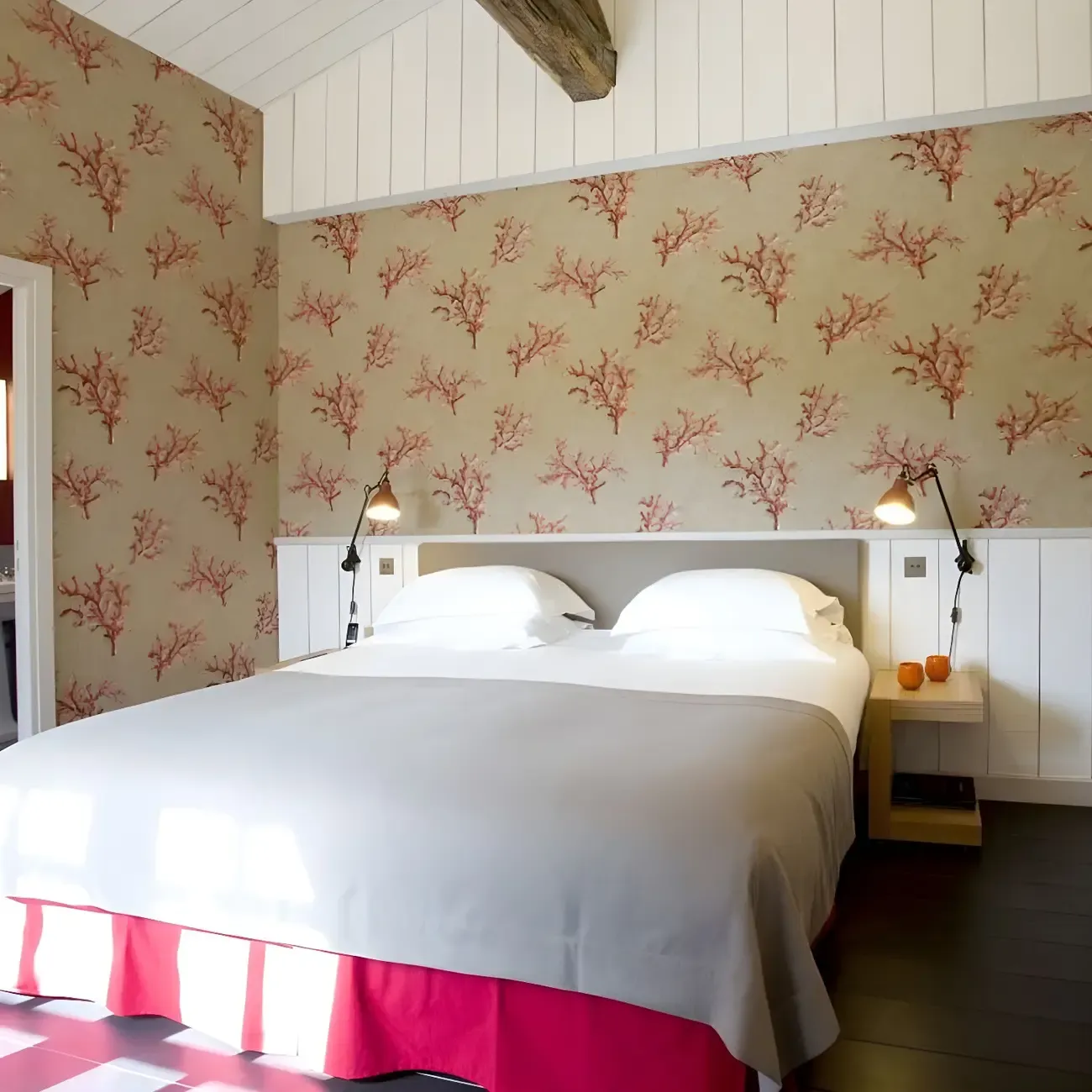 Industrial Metal Black Adjustable Swing Arm Wall Light