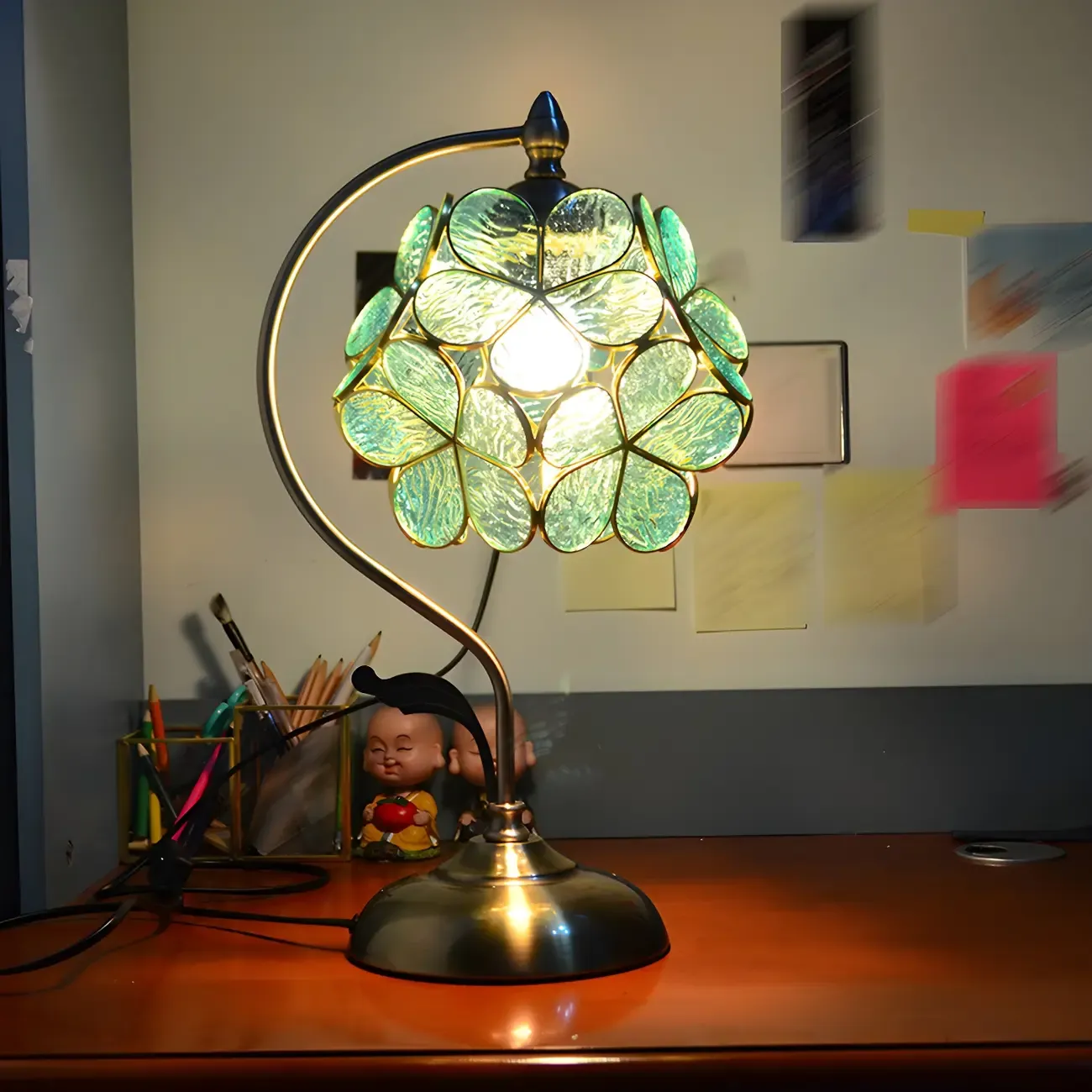 Vintage Stained Glass Flower Petal Table Lamp