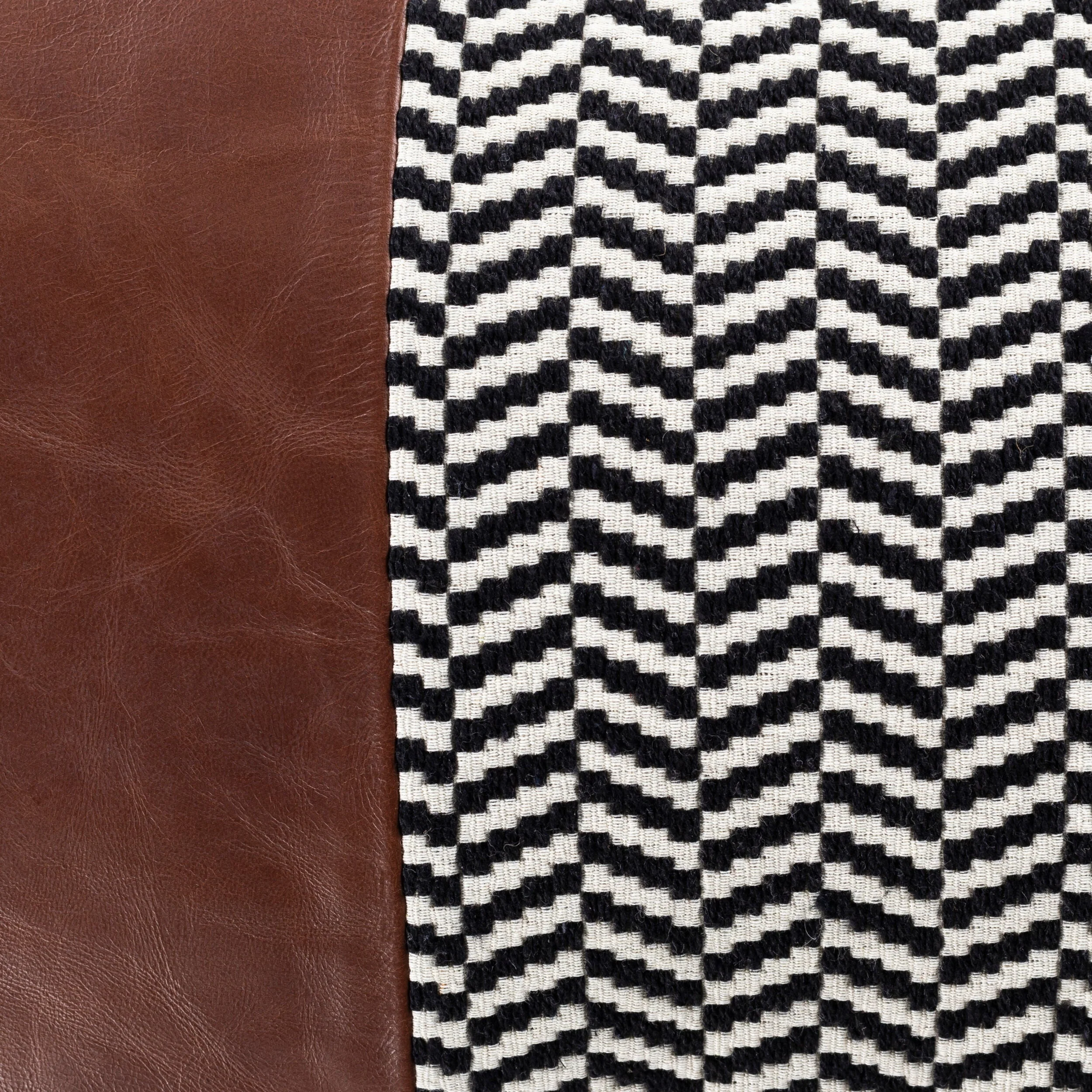 Fiona Pillow FNA-002