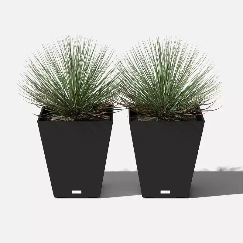 Veradek Pure Series Nobleton Plastic Planter
