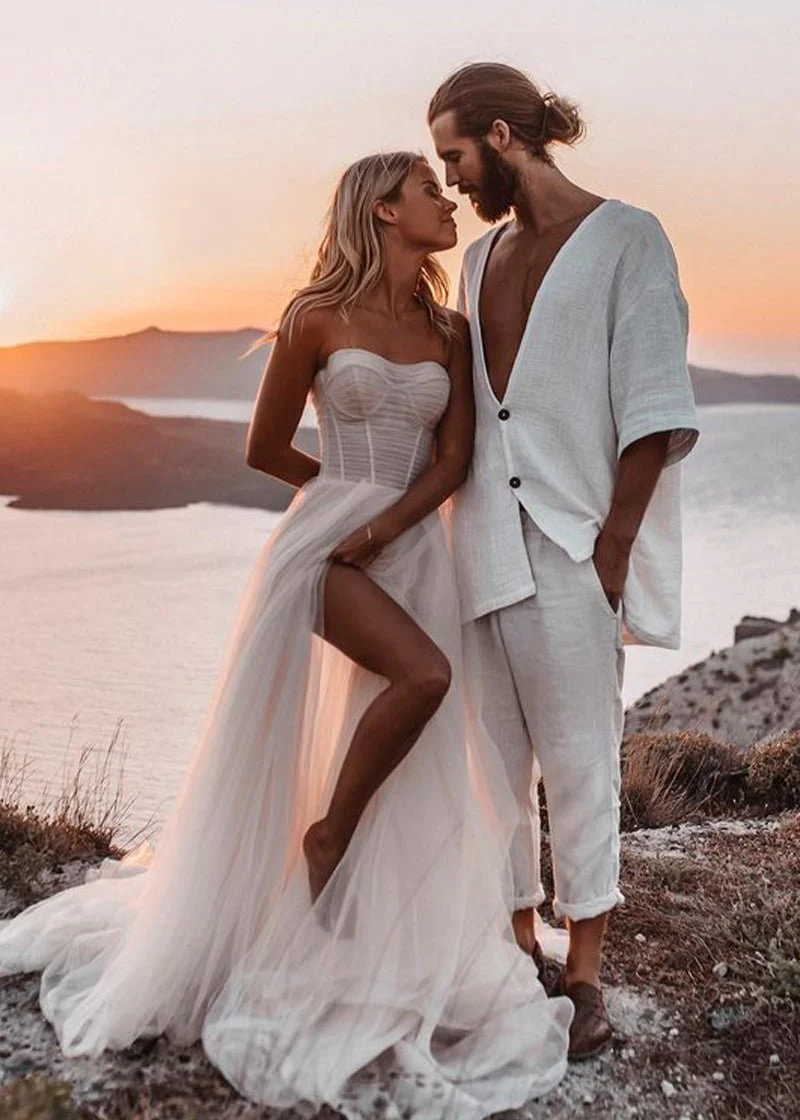 Romantic A-Line Sweetheart Tulle Beach Wedding Dresses with Slit