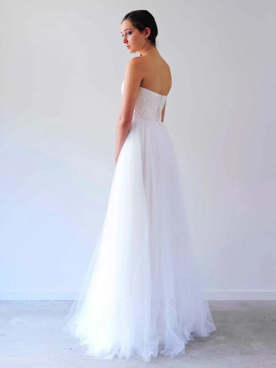V Neck Sleeveless A-Line Long Tulle Backless White Wedding Dress