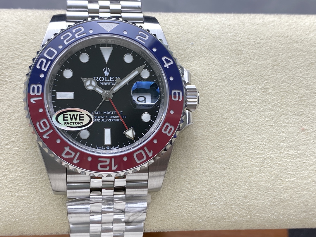 Close-up of EWE Factory replica Rolex Pepsi dial with red GMT hand