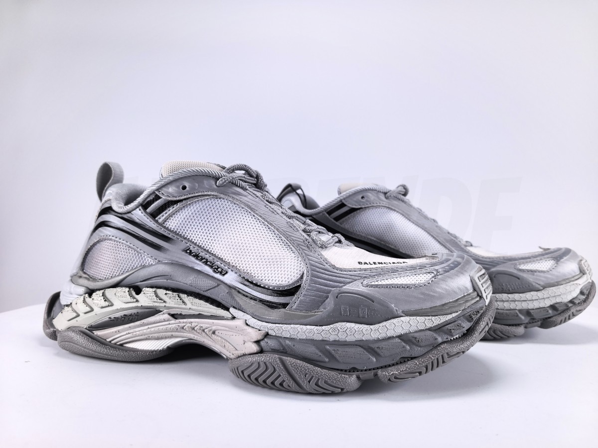 Balenciaga Triple S .2 - Aktrende