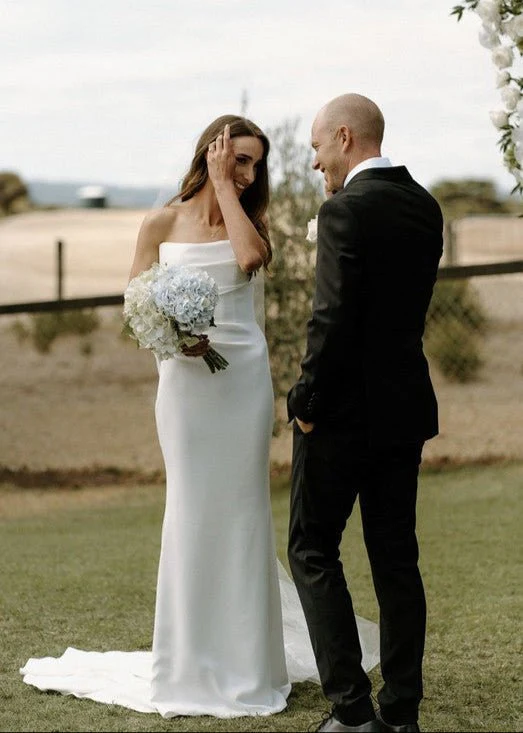 Mermaid Satin Sleeveless Wedding Dress With Sweep Train