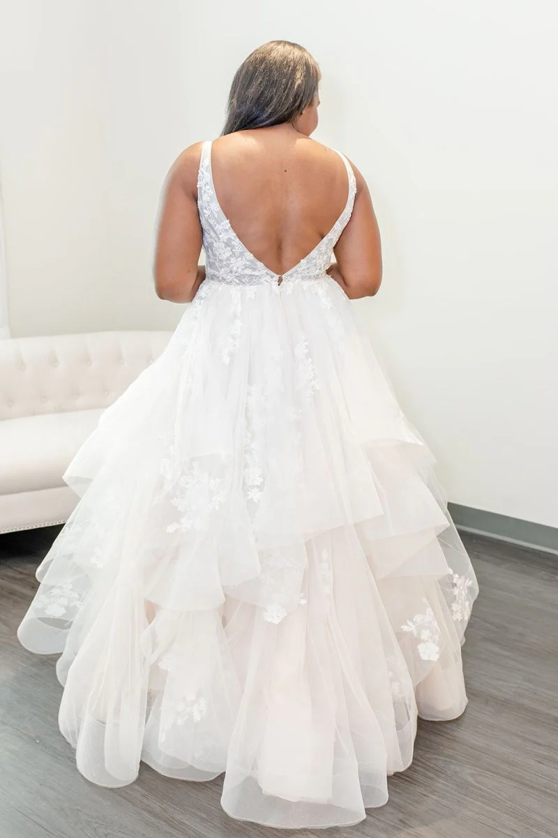 Elegant A-Line V Neck Wedding Dresses with Appliques