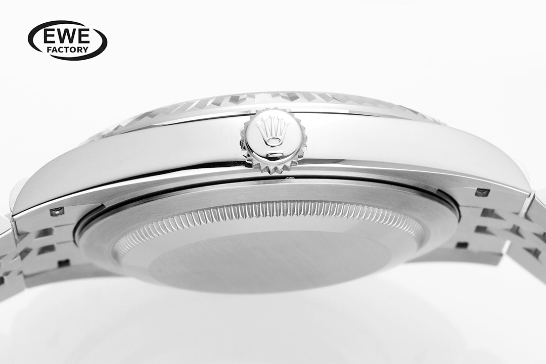 Replica Rolex crown side profile with fluted bezel and EWE factory logo