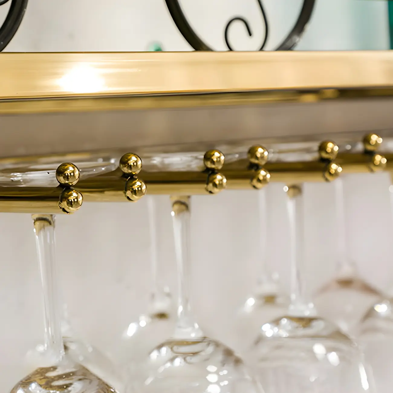 Luxury Metal Gold Wall-Mounted Open Wine Rack