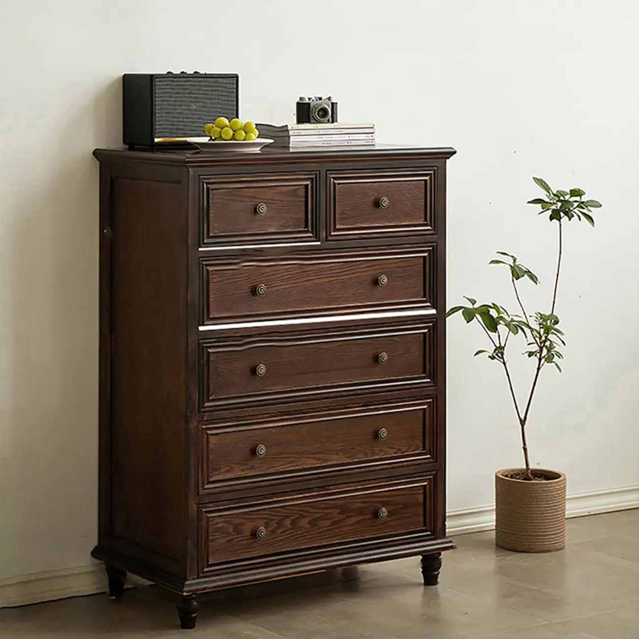 Traditional  6-Drawer White Wood Dresser