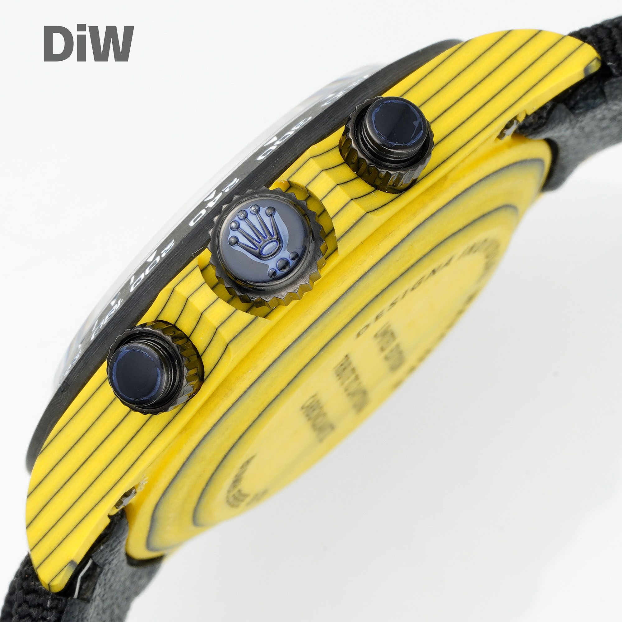 Replique Rolex Daytona DiW - vue laterale, couronne et poussoirs noirs