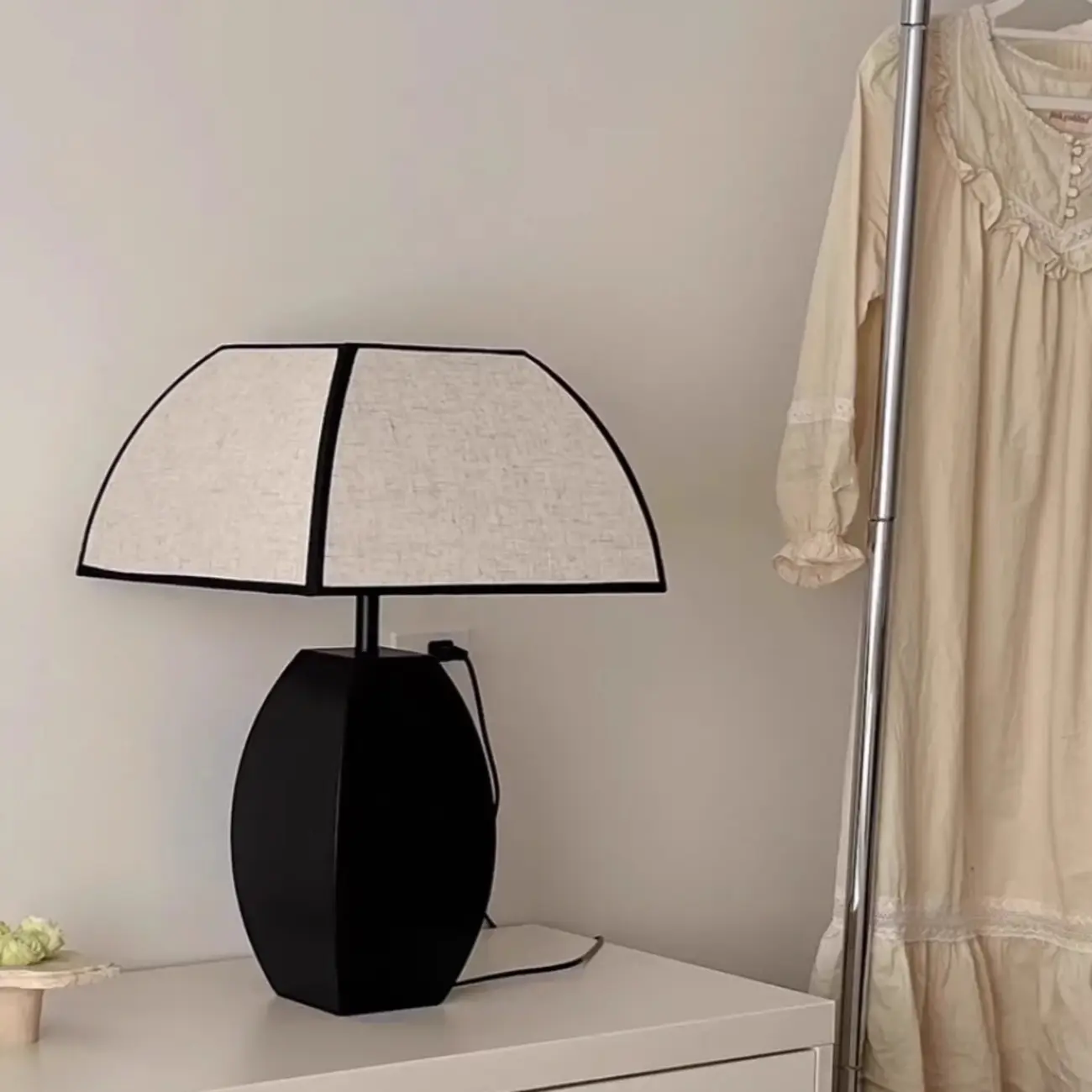Modern Black Metal LED Table Lamp with Dome Shade