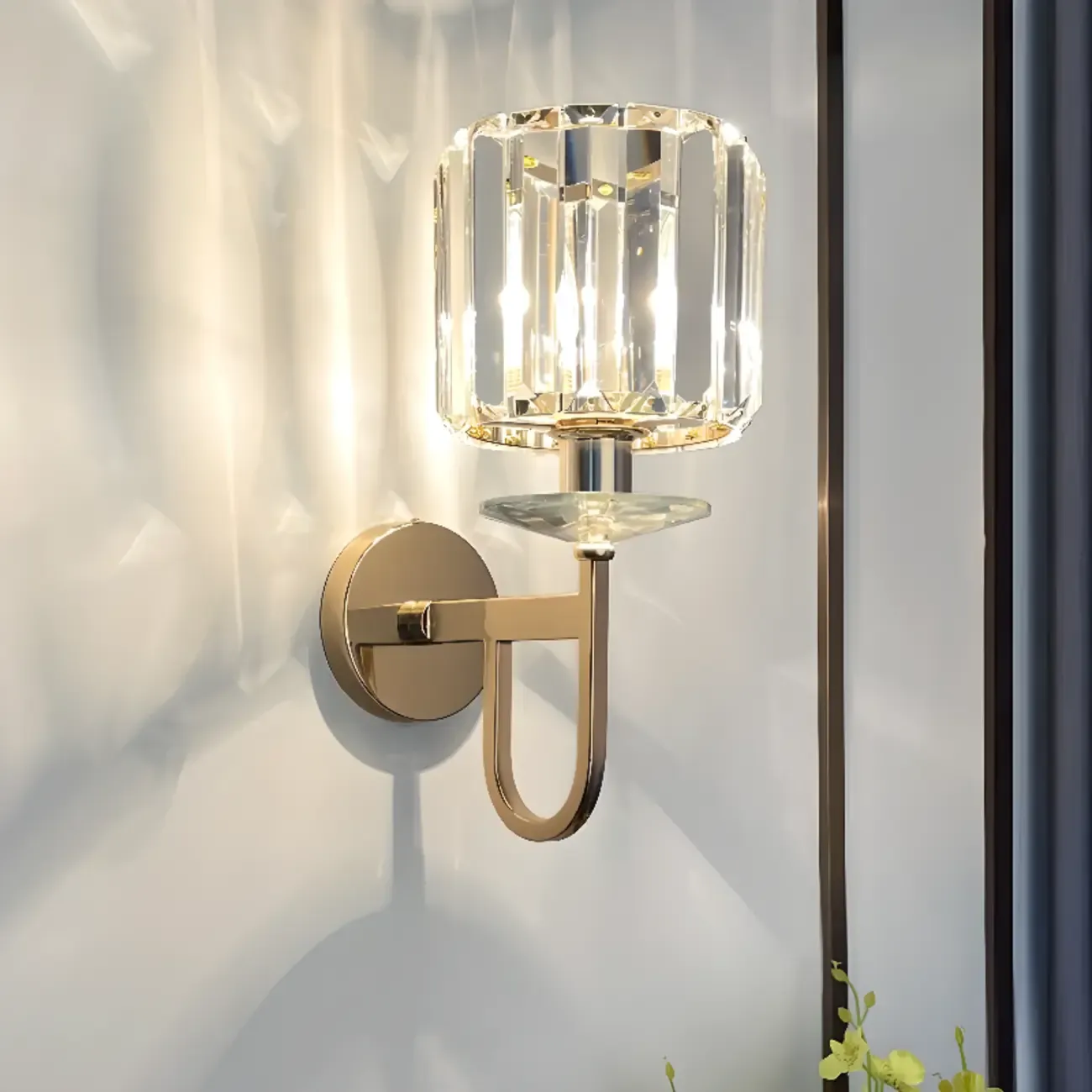 Elegant Crystal Smooth Gilded Metal Wall Sconce