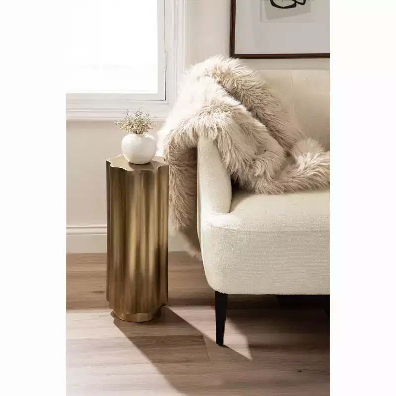 Kate and Laurel Pandey Wavy Metal Table, Gold, 9x9x22